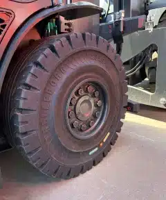 Produktbild vorne Trelleborg XP1000 Staplerreifen